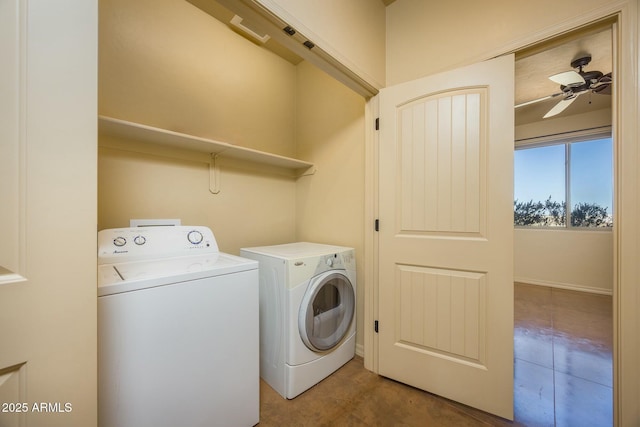 washroom with independent washer and dryer and ceiling fan