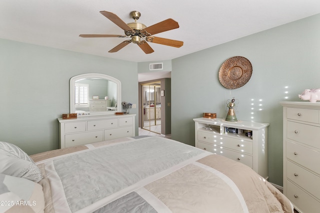 bedroom with ceiling fan