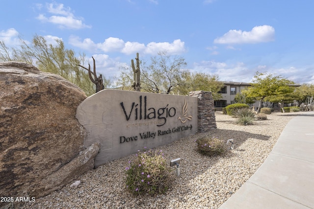 view of community / neighborhood sign