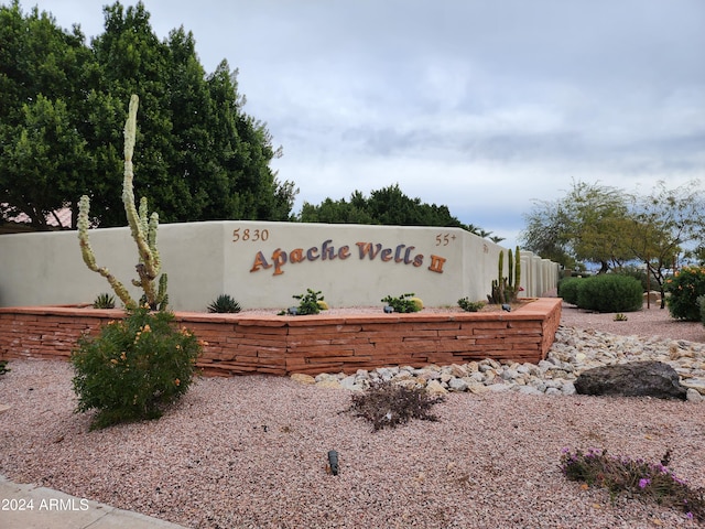 view of community / neighborhood sign