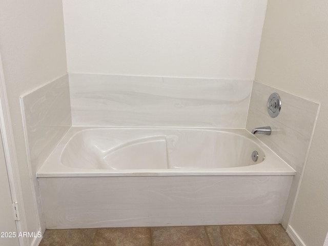 1249 E Commerce Ave, Gilbert, AZ 85234 - bathroom with a garden tub