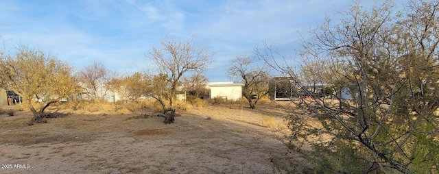 Listing photo 3 for 30835 S Running Horse Rd Unit 34, Congress AZ 85332