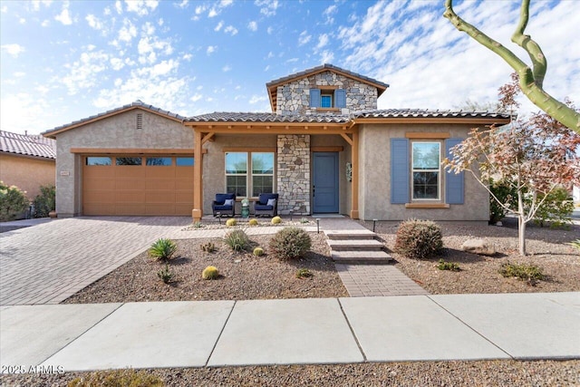 view of front facade featuring a garage