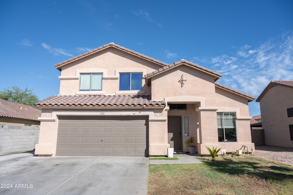 view of front of house featuring a garage