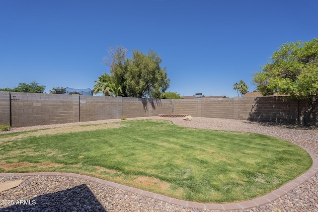 5944 W Greenbriar Dr, Glendale, AZ 85308 - view of yard featuring a fenced backyard