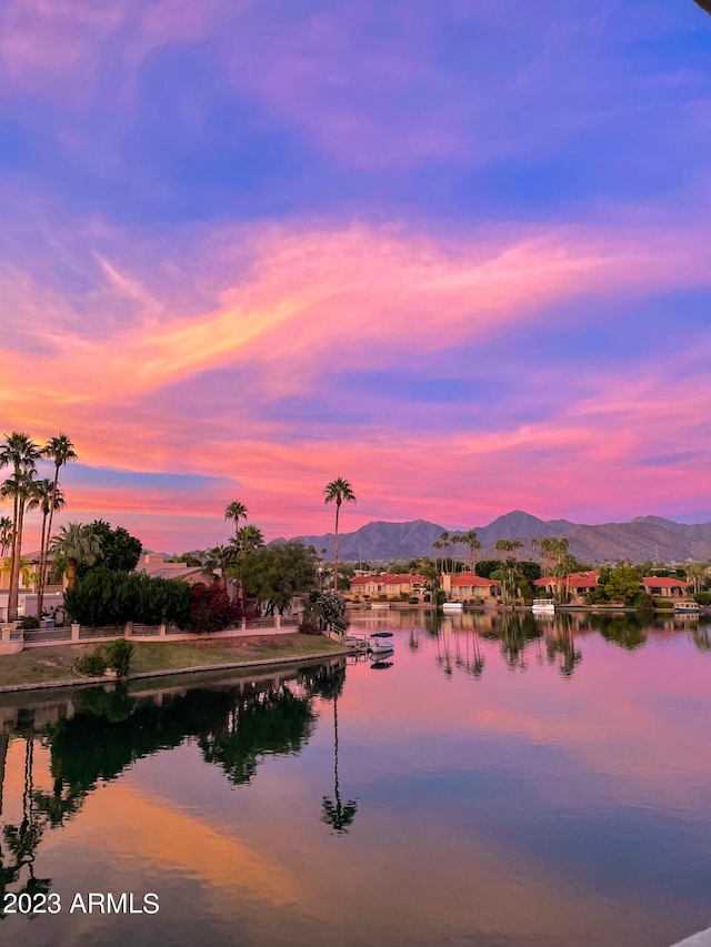 water view with a mountain view