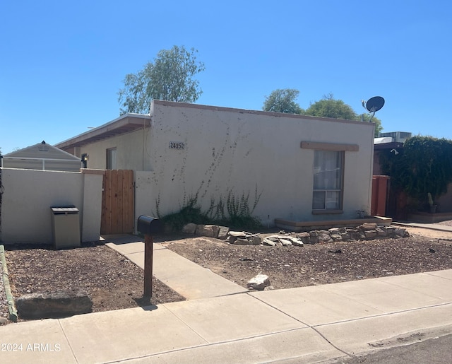 view of front of property