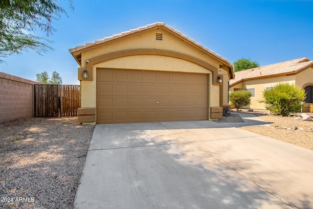 view of front facade with a garage