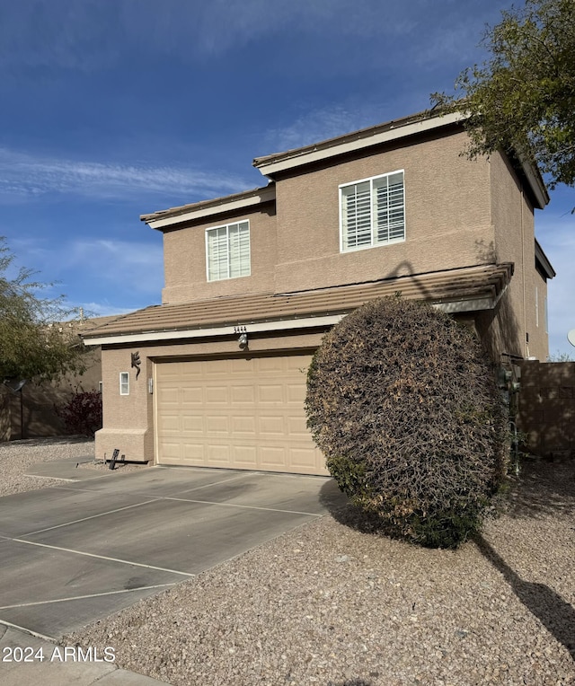 view of front facade featuring a garage