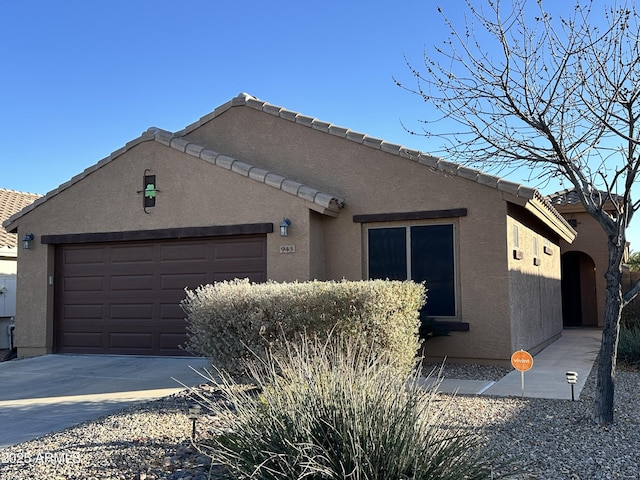 view of front facade featuring a garage