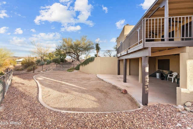 view of yard with a patio area