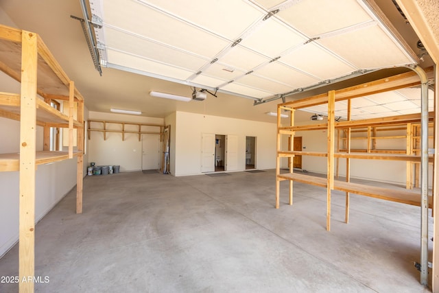 6754 E Roberto Loop, Hereford, AZ 85615 - garage with a garage door opener