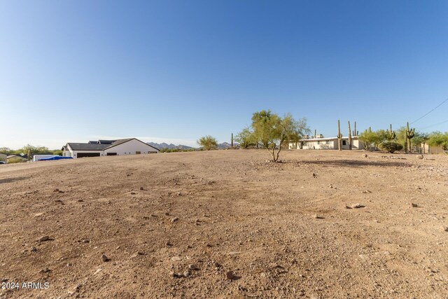 view of yard featuring a rural view