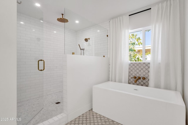 9136 N 81st St, Scottsdale, AZ 85258 - bathroom featuring independent shower and bath