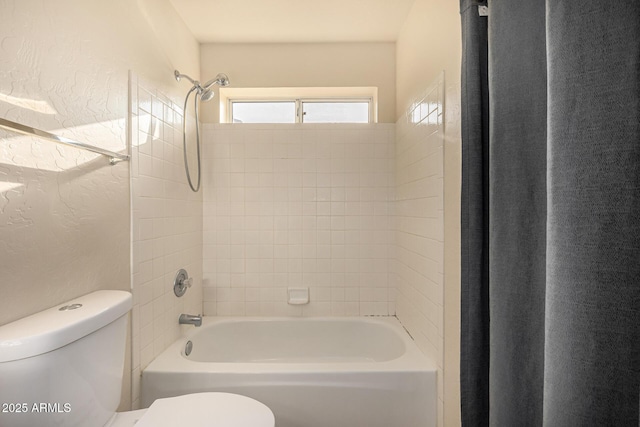 1655 W Stanford Ave, Gilbert, AZ 85233 - bathroom with toilet and tub / shower combination