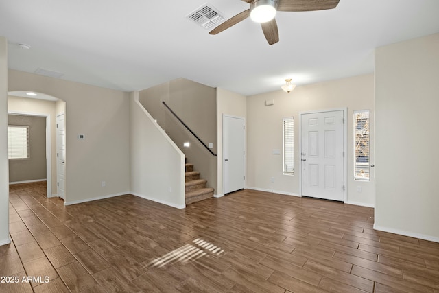 foyer featuring ceiling fan