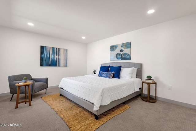carpeted bedroom featuring recessed lighting and baseboards