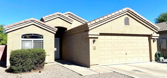 view of front facade with a garage