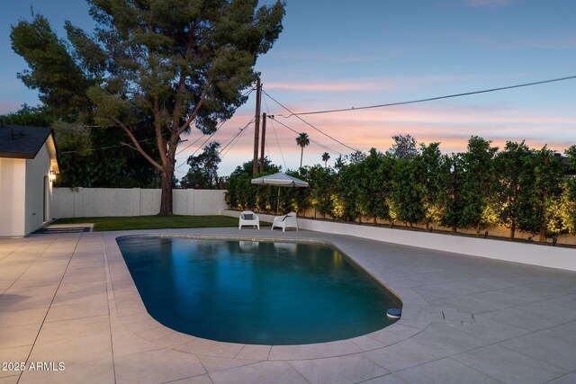 8403 E Fairmount Ave, Scottsdale, AZ 85251 - view of pool featuring a patio area and a fenced backyard