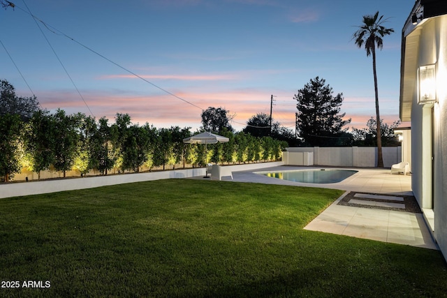 8403 E Fairmount Ave, Scottsdale, AZ 85251 - view of yard featuring a patio area