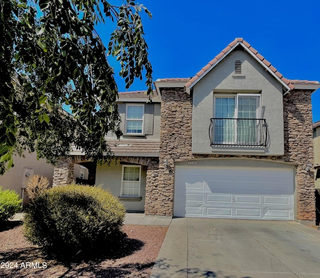 view of front of house featuring a garage