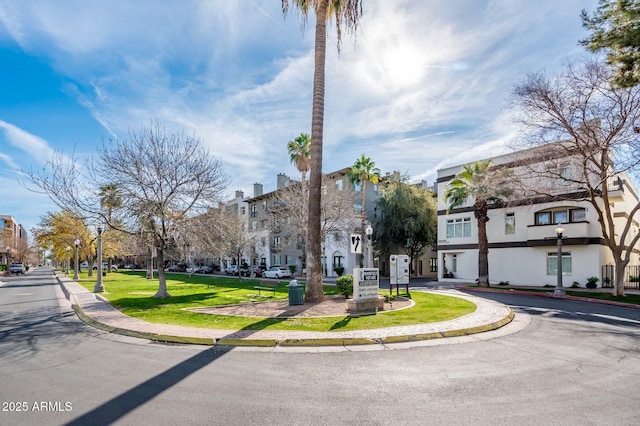 view of front of house featuring a front lawn