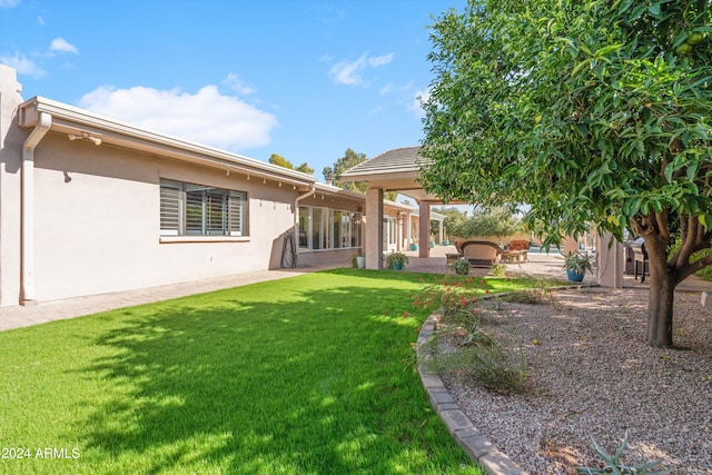 view of yard with a patio area