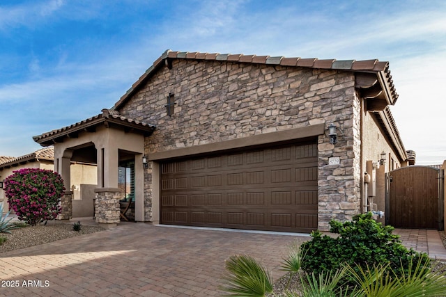 view of front of house featuring a garage