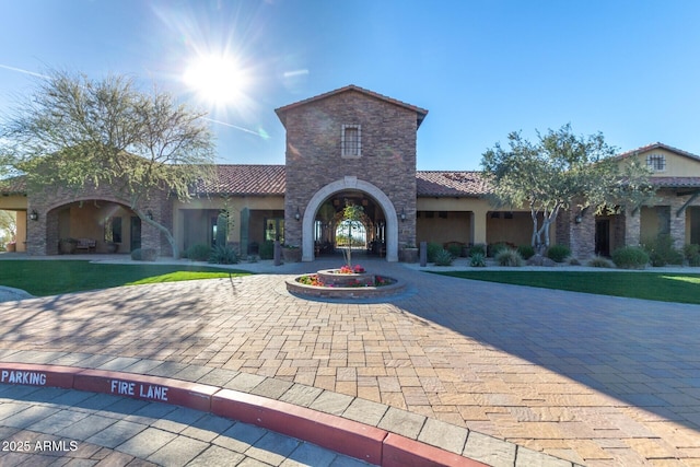 view of front of house with a front lawn