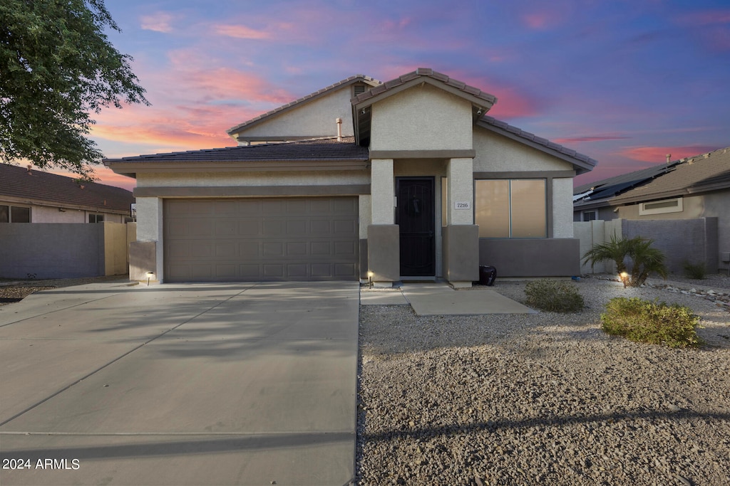 view of front facade featuring a garage