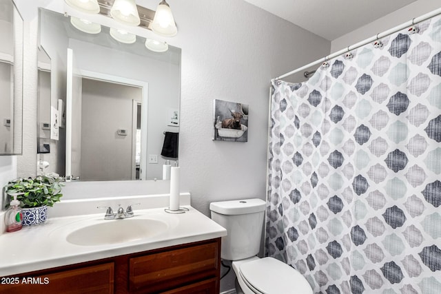 937 N Marble St, Gilbert, AZ 85234 - full bathroom featuring vanity, toilet, and a shower with shower curtain