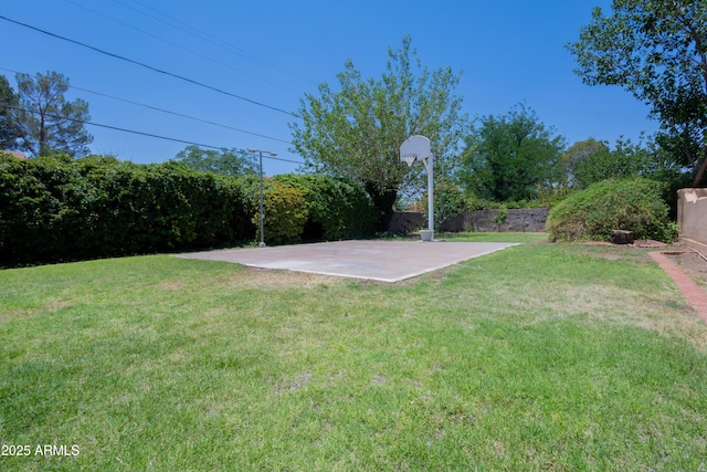 1565 E 12th St, Douglas, AZ 85607 - view of yard with basketball hoop