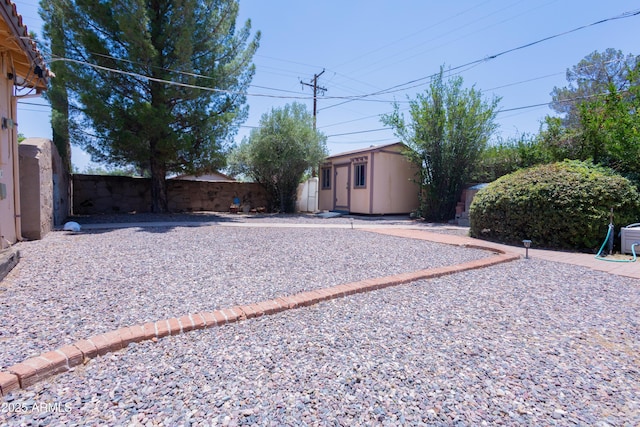 1565 E 12th St, Douglas, AZ 85607 - view of yard with an outbuilding