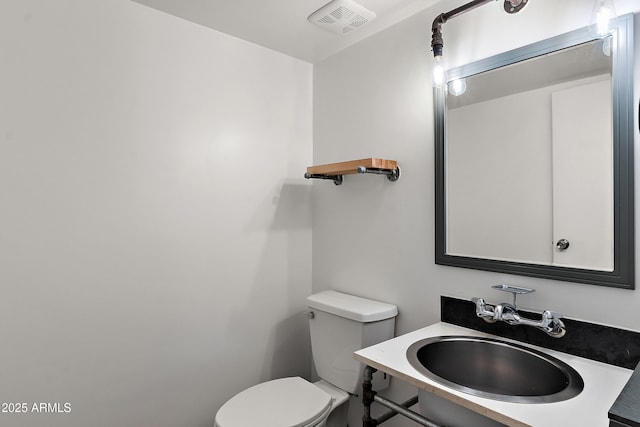 5621 N 79th St, Scottsdale, AZ 85250 - bathroom with toilet and vanity