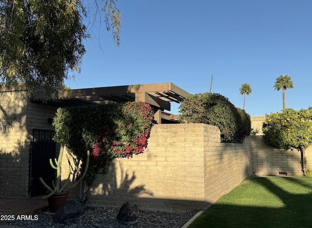 view of yard featuring fence