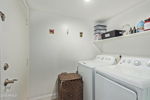 4331 E Redwood Ln, Phoenix, AZ 85048 - laundry area featuring separate washer and dryer