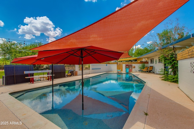 7102 E Kalil Dr, Scottsdale, AZ 85254 - view of swimming pool with a patio and a fenced backyard