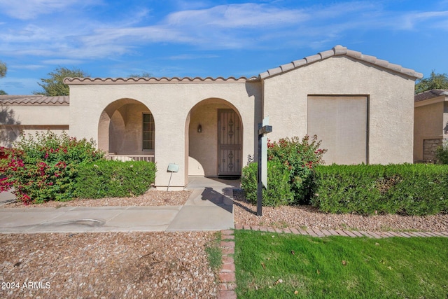 view of mediterranean / spanish-style home