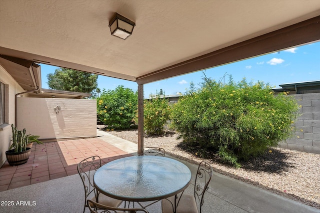 520 S Greenfield Rd Unit 7, Mesa, AZ 85206 - fenced backyard with a patio and outdoor dining area