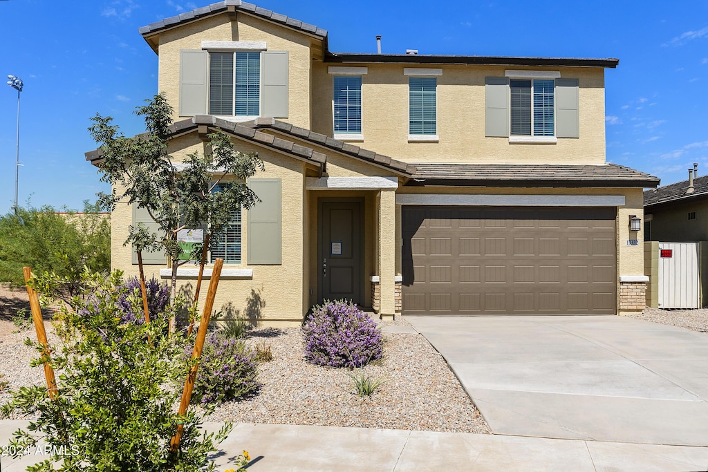 view of front of house featuring a garage