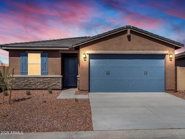 view of front facade featuring a garage