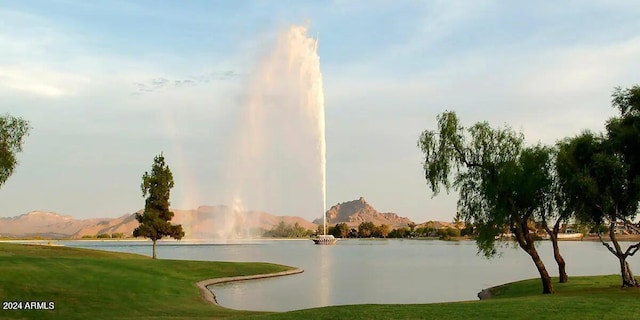 water view with a mountain view