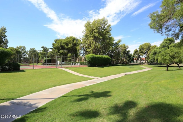 9355 N 91st St Unit 112, Scottsdale, AZ 85258 - surrounding community featuring a tennis court