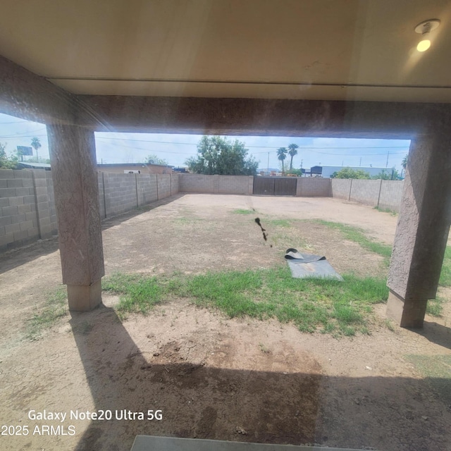1829 E Adams St, Phoenix, AZ 85034 - view of yard featuring a fenced backyard