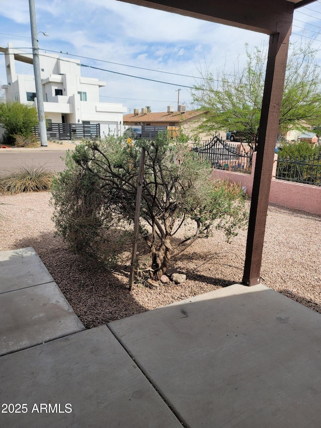 1829 E Adams St, Phoenix, AZ 85034 - view of yard featuring fence and a patio