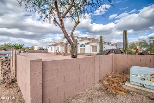 exterior space featuring fence