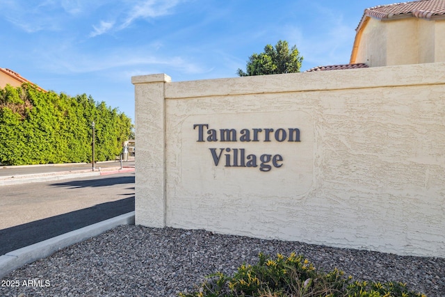 view of community / neighborhood sign