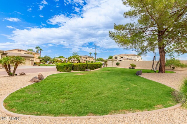 view of yard with a residential view