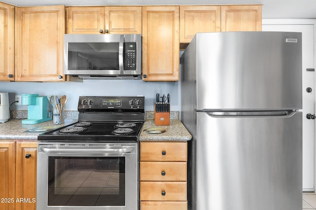 4631 N 77th Dr, Phoenix, AZ 85033 - kitchen with appliances with stainless steel finishes