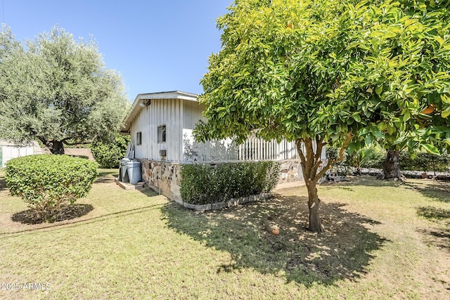 1945 E Solano Dr, Phoenix, AZ 85016 - view of home's exterior featuring a yard